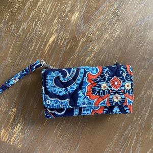 vera bradley wristlet